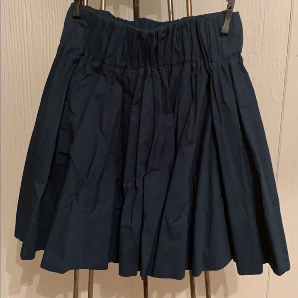 Cute, not too short flirty skirt